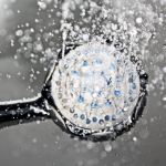 Manfaat Mandi Air Hangat di Malam Hari